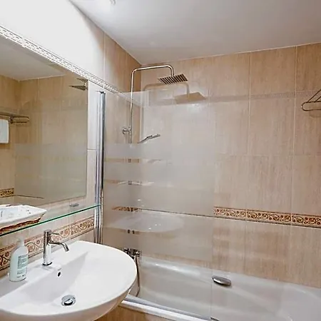 Aparthotel Go - Genova Parquesol - Parking Gratuito