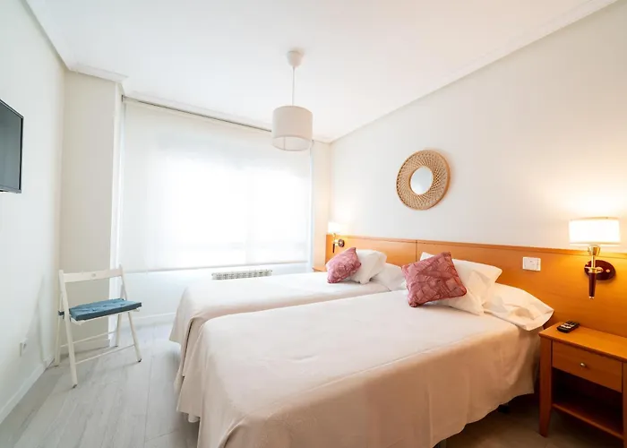 Hotel apartamentowy Go - Genova Parquesol - Parking Gratuito-zona Libre De Bajas Emisiones 4*