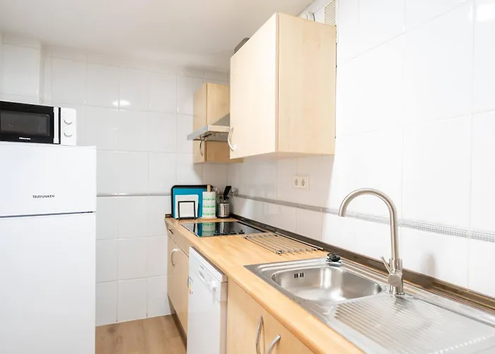 Go - Genova Parquesol - Parking Gratuito-zona Libre De Bajas Emisiones 4*